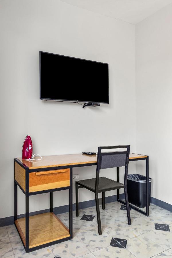 ميريدا Suites Reforma By Homirent المظهر الخارجي الصورة